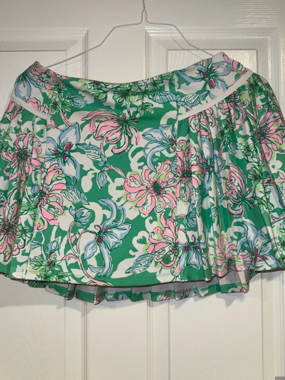 💕GUC Lilly Pulitzer Green Floral Circle Skort with Pink & White Blooms